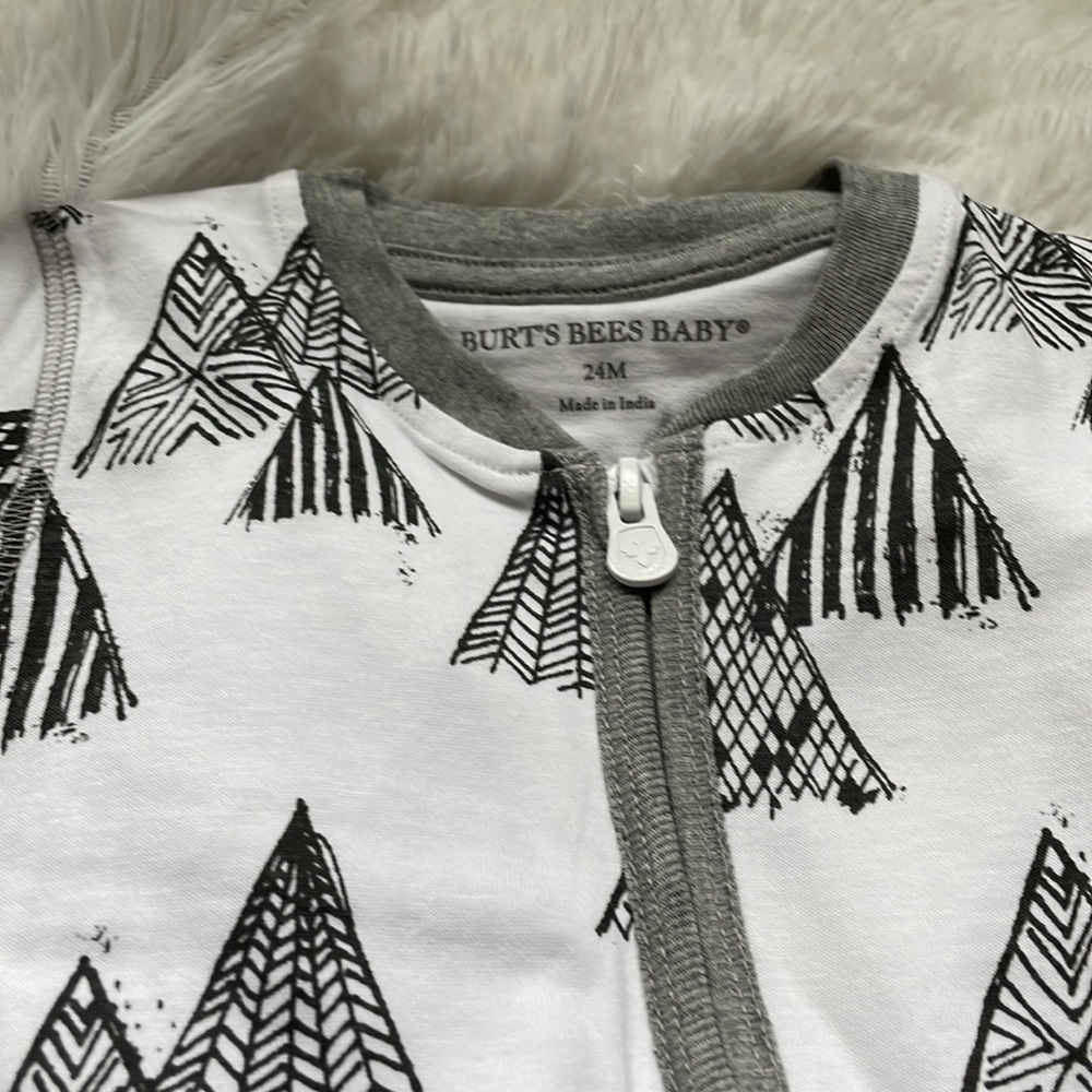 Burt’s Bees Baby Zipper Rompers - Picture 4 of 4